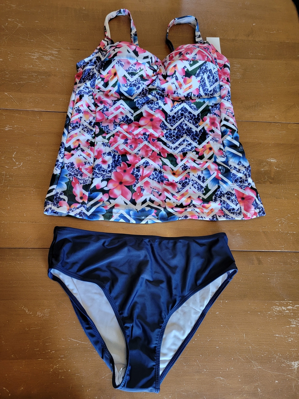 Floral Printed Tankini Set in Pink and Navy Size L NWT